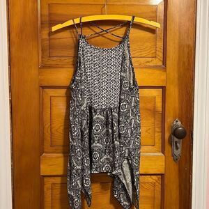 Abercrombie & Fitch 100% Viscose Black White Print Boho Tank Blouse Women’s XS